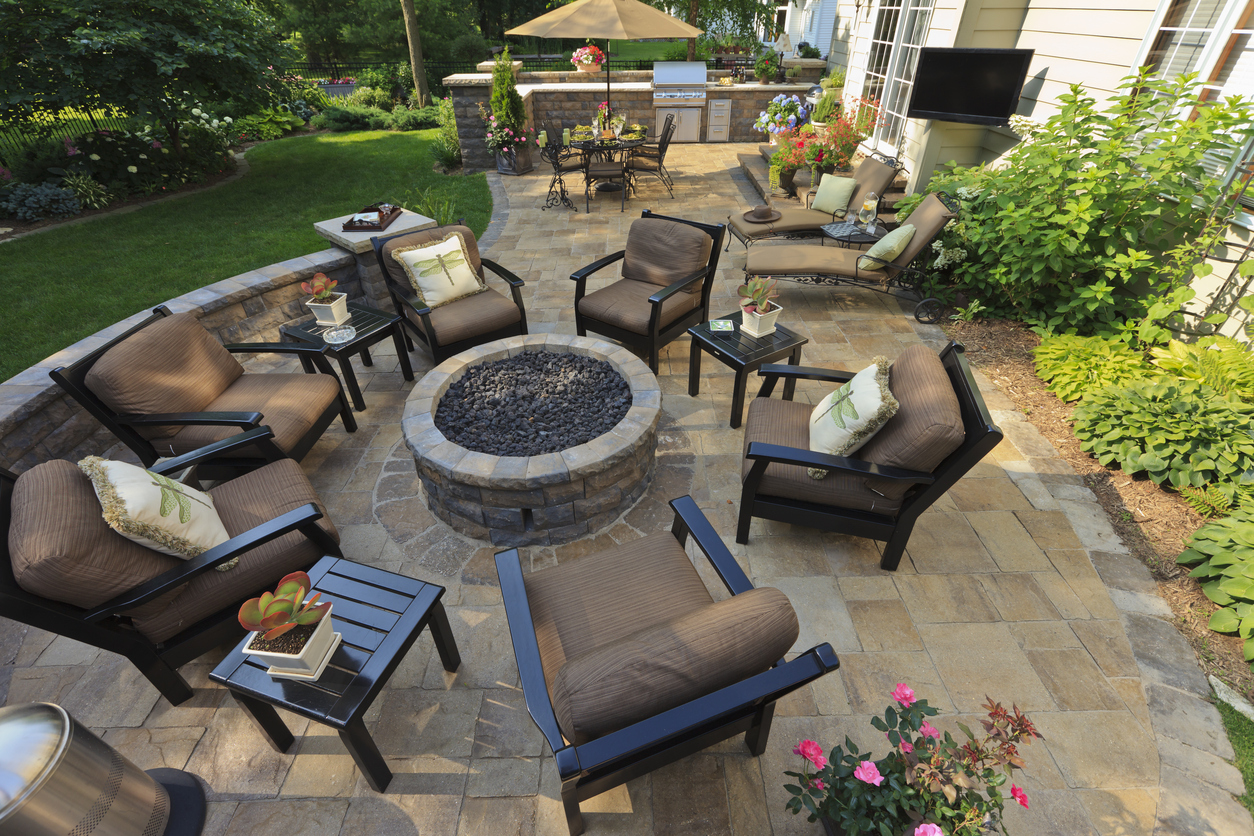 How to Build a Fire Pit in Your Long Island Backyard